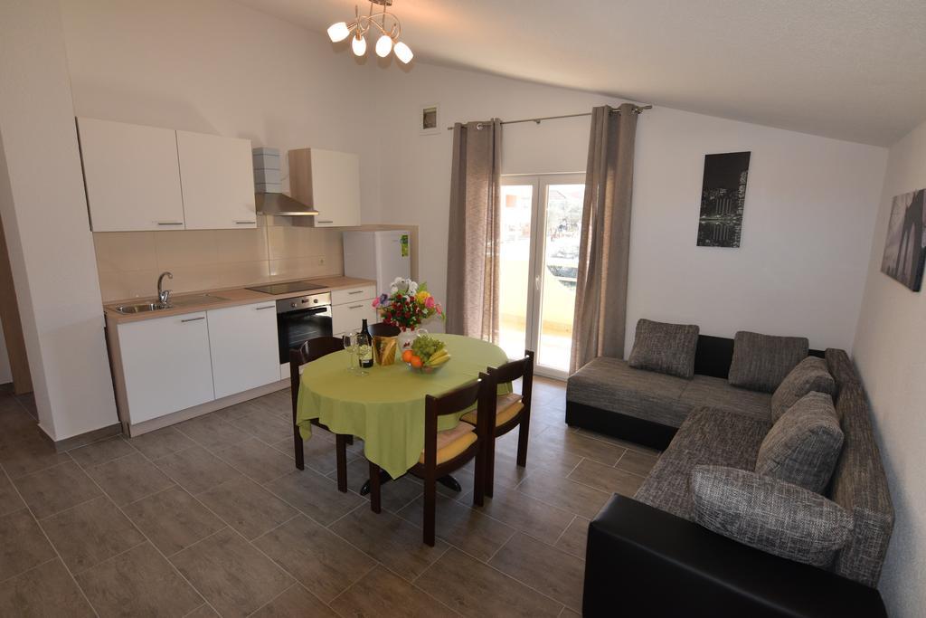 Apartments Batarilo Biograd Na Moru Zewnętrze zdjęcie
