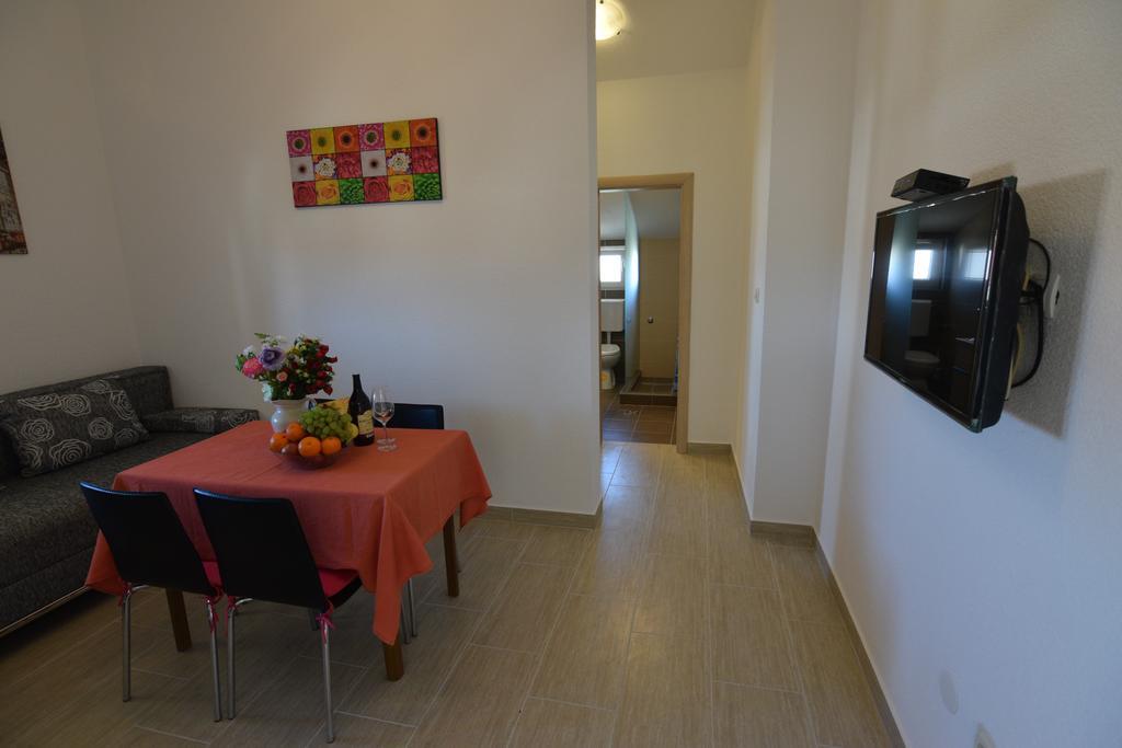 Apartments Batarilo Biograd Na Moru Zewnętrze zdjęcie