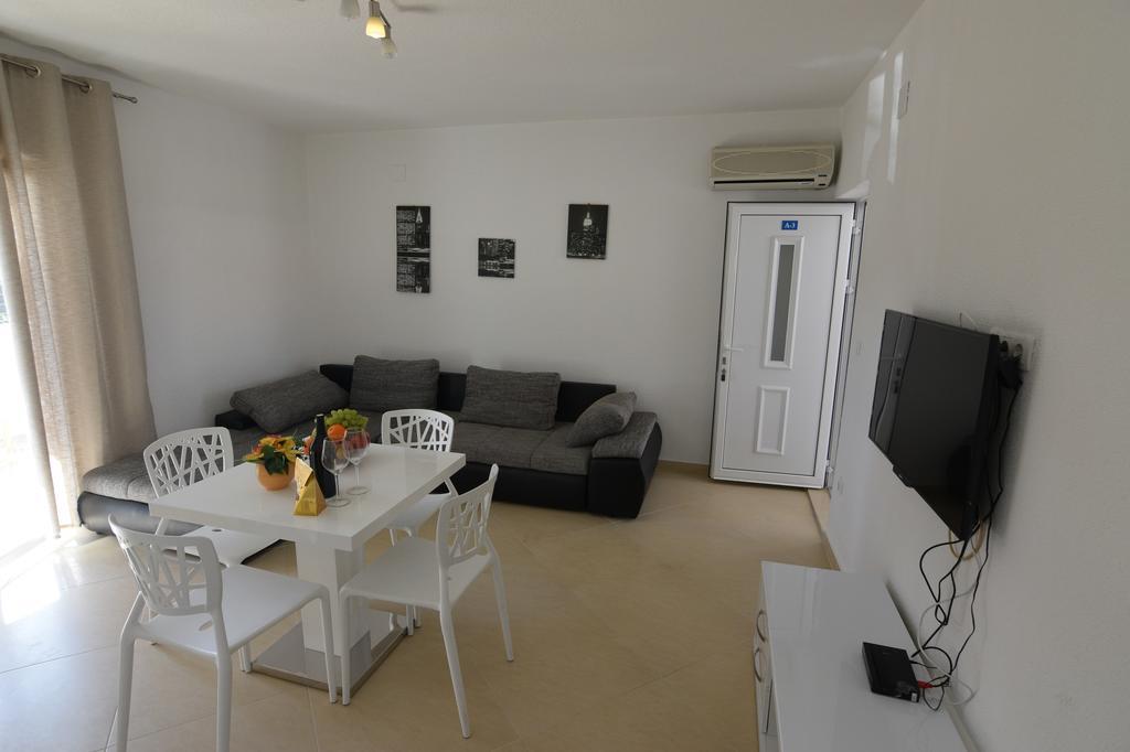 Apartments Batarilo Biograd Na Moru Zewnętrze zdjęcie